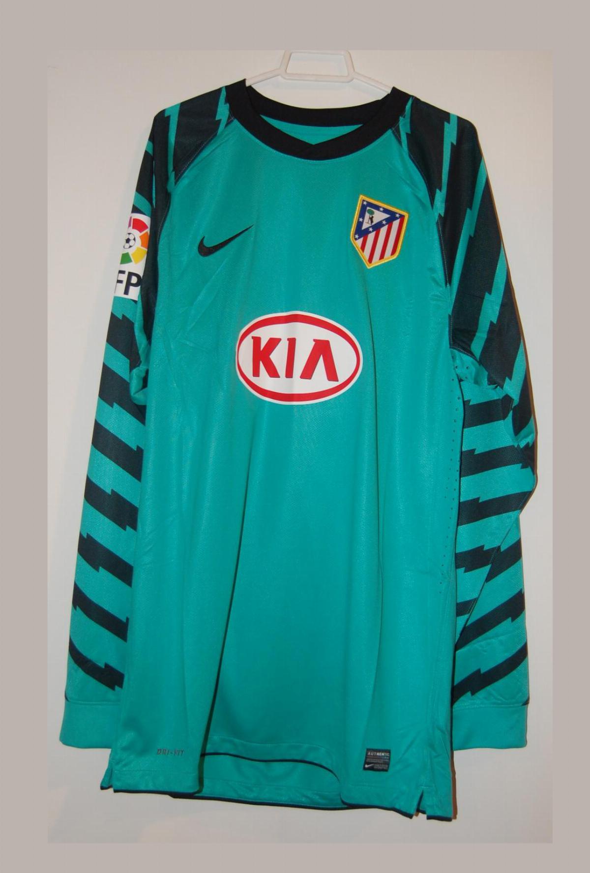 atletico madrid goalkeeper kit